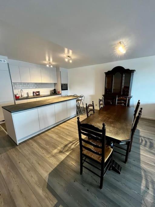 Big Apartment With Parking In Anvers Exterior foto