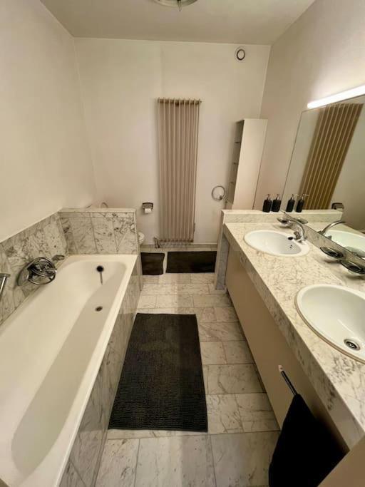 Big Apartment With Parking In Anvers Exterior foto