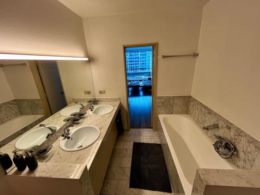 Big Apartment With Parking In Anvers Exterior foto